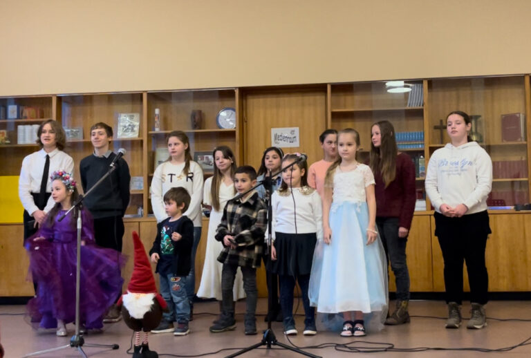 Ukrainischer Kinderchor „Farbige Glöckchen“
